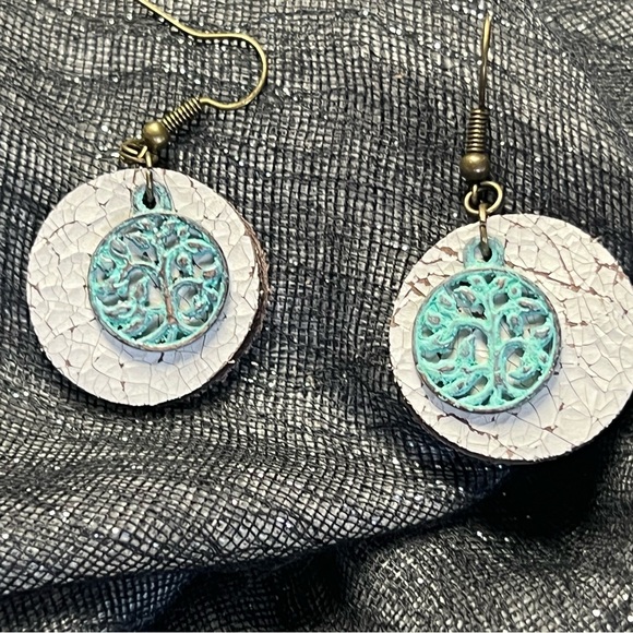 1” cracked White Leather and Tree of Life Charm, earrings.  New handmade. - Picture 2 of 6
